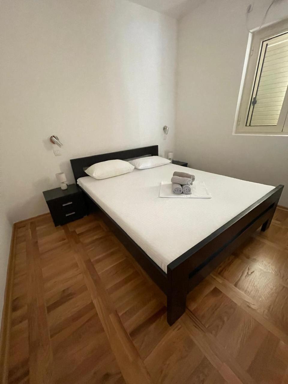 Apartment Luxury Two Bedroom - Konoba More